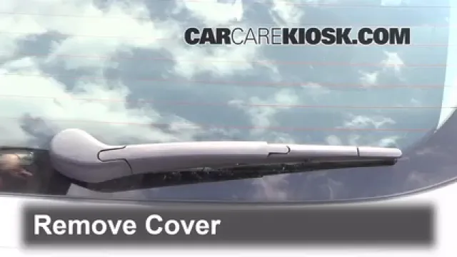 2013 Ford Focus SE 2.0L 4 Cyl. FlexFuel Hatchback Escobillas de limpiaparabrisas trasero Cambiar escobillas de limpiaparabrisas